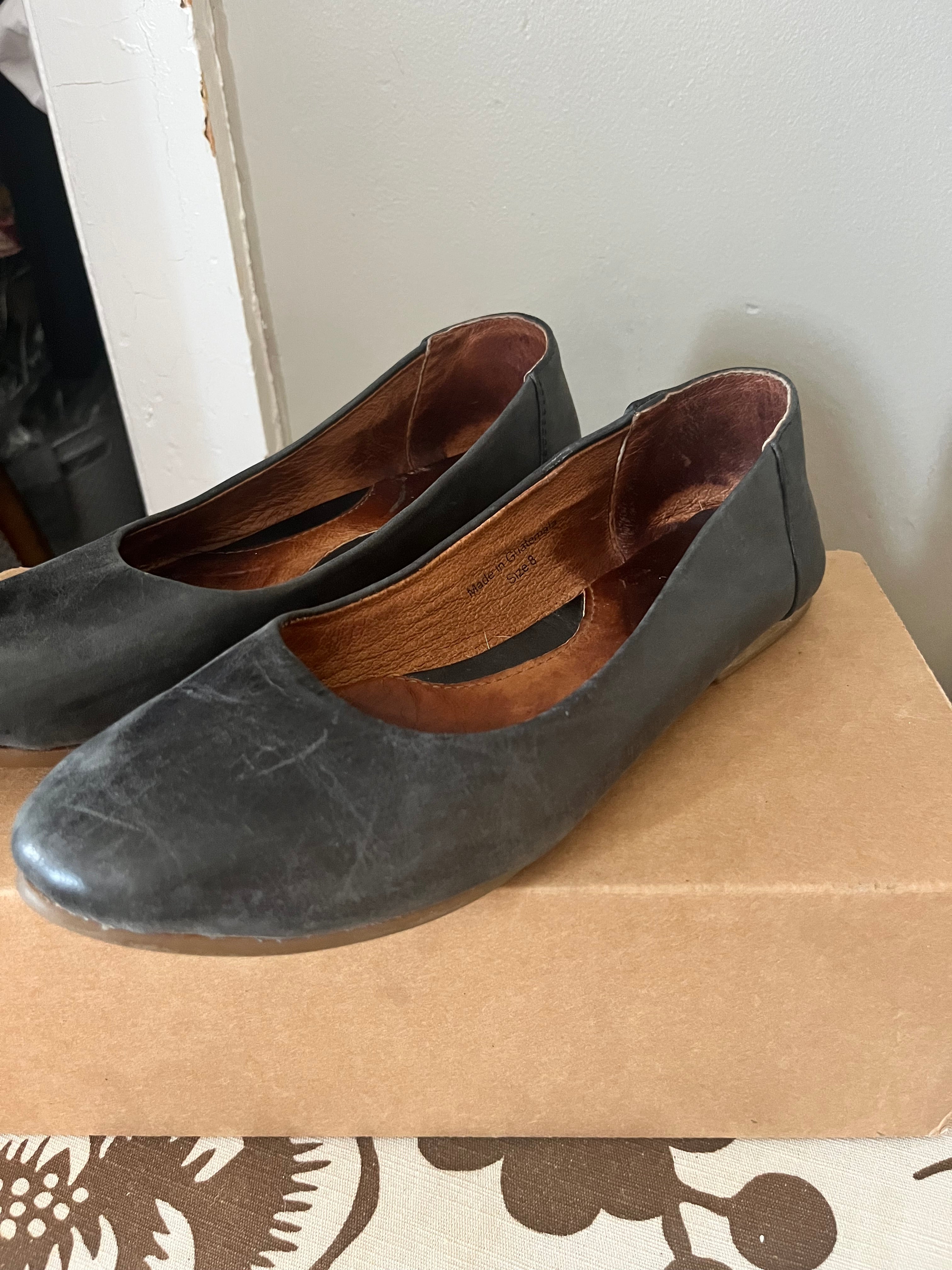 Gaby in Solid Charcoal size 8 - Pre-loved